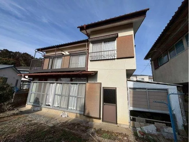 Hagari, 2.9 million yen