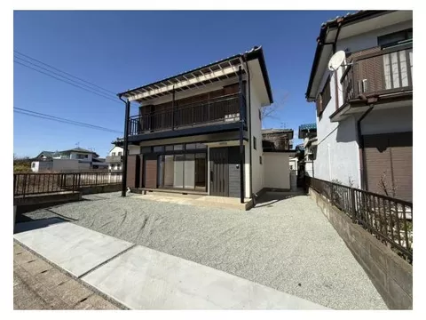 【Viewing event held】【Renovated】 Parking for 3 cars available. 4LDK two-story house on a corner lot.
