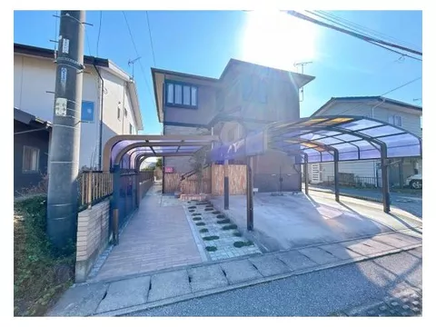 [Open House] [Current sale] Parking available for 3 regular cars. 4SLDK with storage in each room