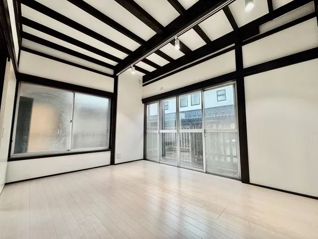 [Our Company Exclusive] Renovation in Progress - 10 minutes walk from the station