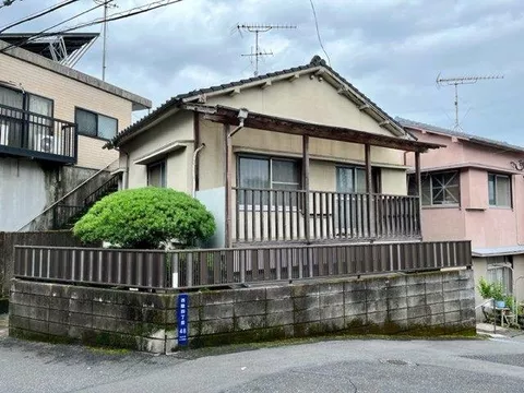 Immediate occupancy available, corner lot, 5DK, good sunlight