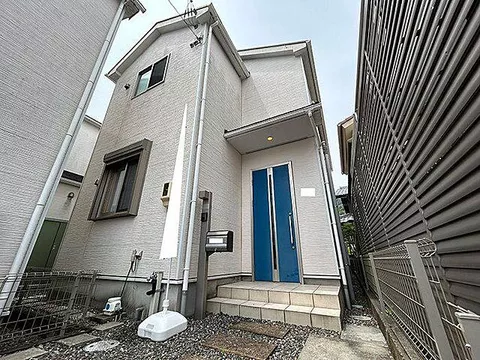 Used single-family home, JR Tōkaidō Main Line, Okitsu Station, 10 minutes by bus, get off at Shōbō Gakkō-mae, 3 minutes on foot