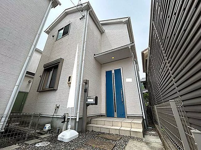 Used single-family home, JR Tōkaidō Main Line, Okitsu Station, 10 minutes by bus, get off at Shōbō Gakkō-mae, 3 minutes on foot