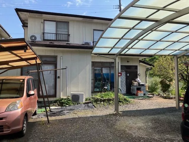 Parking: Available for free