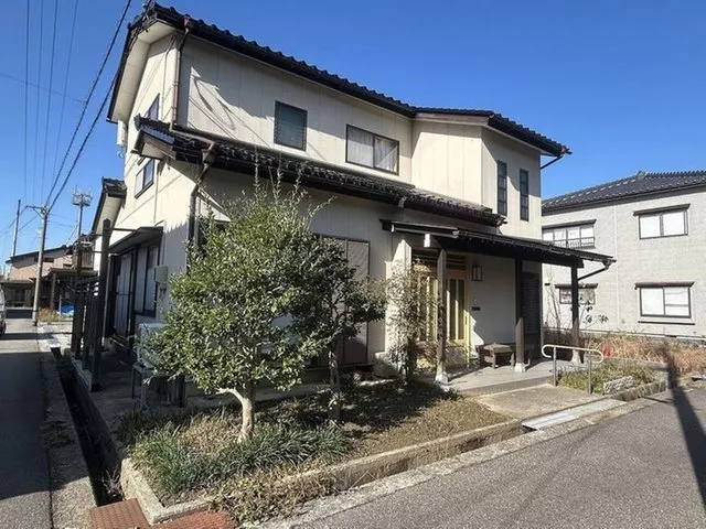 Tsubata (Nakatsubata Station) 9.8 million yen