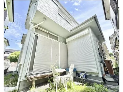 5 minutes on foot to Tobu Isesaki Line "Minami Hanyu" station! A warm residence facing south ♪ Parking for 1 car available! - Image 3