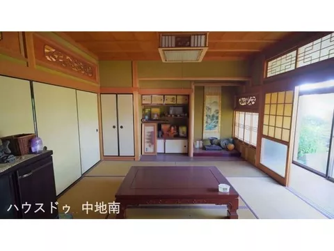 ≪3 minutes on foot to Gochaku Station!≫ A spacious house with a garden♪