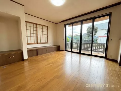 ■Good sunlight exposure! Spacious lot with parking for 2 cars + wooden deck + garden with 3LDK■