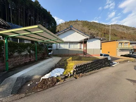 Kamo County, Nanasu Town, Nakaaso (Kami-Aso Station), single-story building, 4DK