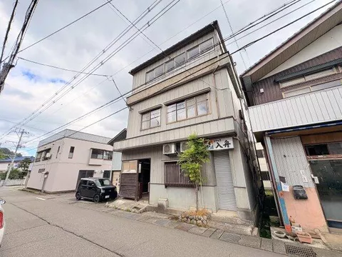 Nagaoka City, Sakaemachi 2-chome (Mitsuke Station) 3-story building 3DK