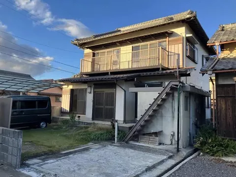 Isoyama 2 (Isoyama Station) 8.5 million yen