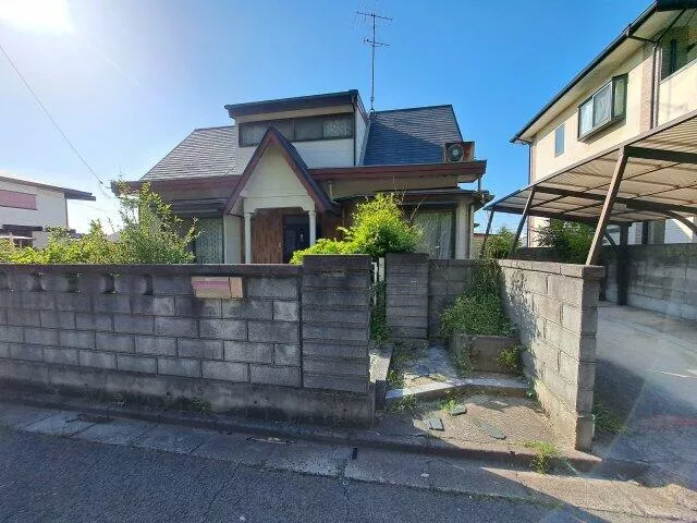 Iioka, Saijo-shi (Iyo Saijo Station) Single-story building, 4LDK

4.2 million yen