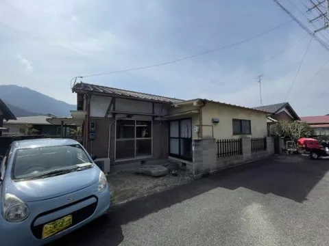 Saijo City, Fukutake Ko (Iyo-Saijo Station) Single-story building 4DK
