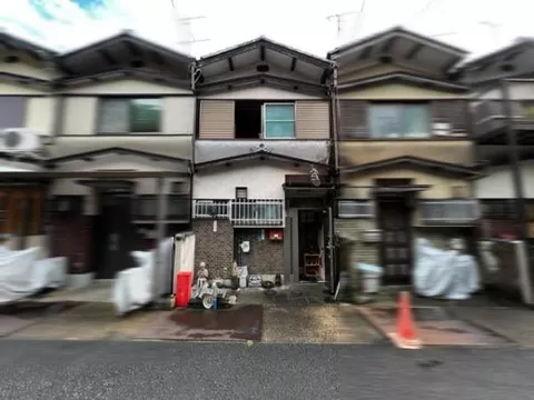 Kyoto City, Kita Ward, Kinugasa Kagamiishi Town (Kitano Hakubaicho Station) 2-story building 3DK