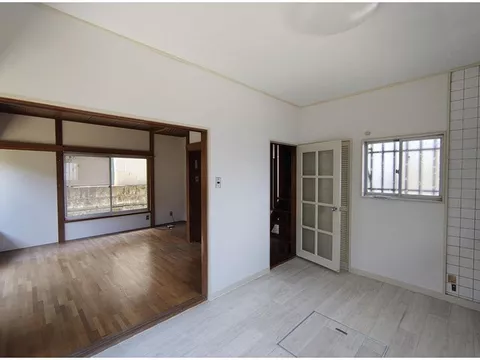 Nishinomiya 2-chome, 5.8 million yen! 4DK × over 79 tsubo of used house