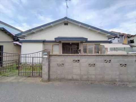 Hachinohe-shi, Hachinohe 4-chome (Honhachinohe Sta.) 2F 5DK

6,400,000 yen