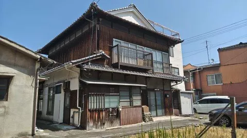 2-chome, Nakasuga-cho, Niihama-shi, Niihama (Niihama Station) 2F 6K

2.4 million yen