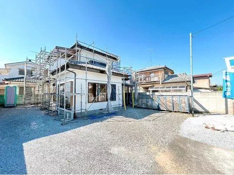 Open house held / Currently under renovation / Parking for 3 cars / All rooms have over 6 tatami mats with storage