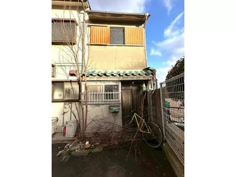 ◇Interior can be remodeled to your liking!◇ Convenient location with shopping facilities within a 5-minute walk.