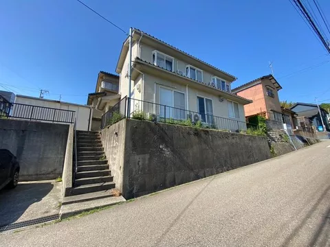 This is a used house with 5DK, perfect for families or those who want to live comfortably.