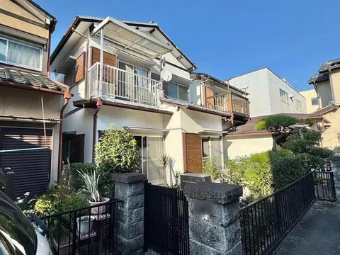 【6 minutes walk to the convenience store!】4LDK! Hatayama Nishi Elementary and Hatayama Junior High! 2 rooms on the first floor! With garden!