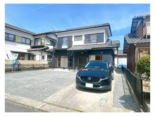【Open house held】Interior and exterior renovated / Parking for 3 cars / Quiet residential area / Low traffic in the surrounding area
