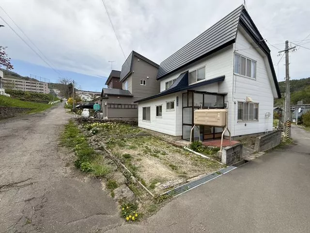 Otaru City, Mogami 1-chome (Otaru Station) 2-story building 4LDK