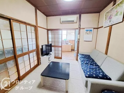 【South-facing balcony】8m wide road in front / Well-developed surrounding environment / 4 minutes to elementary school / South-facing