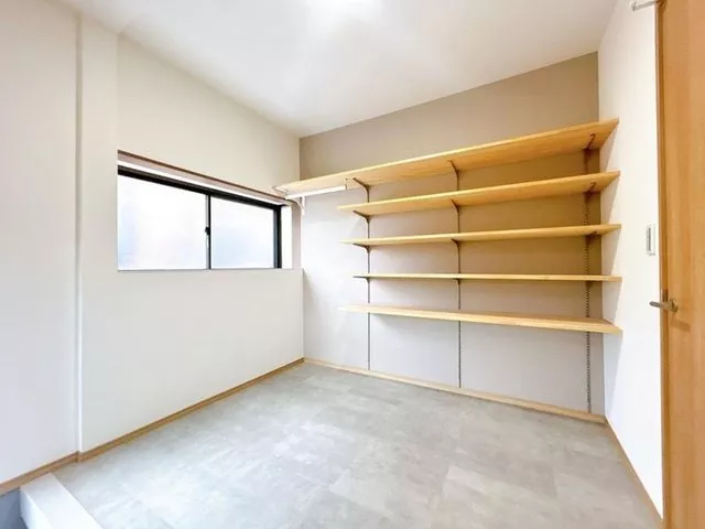 【Open House】Interior and exterior renovations completed / Seismic reinforcement / Water facilities replaced / Parking for 2 cars available / Garden