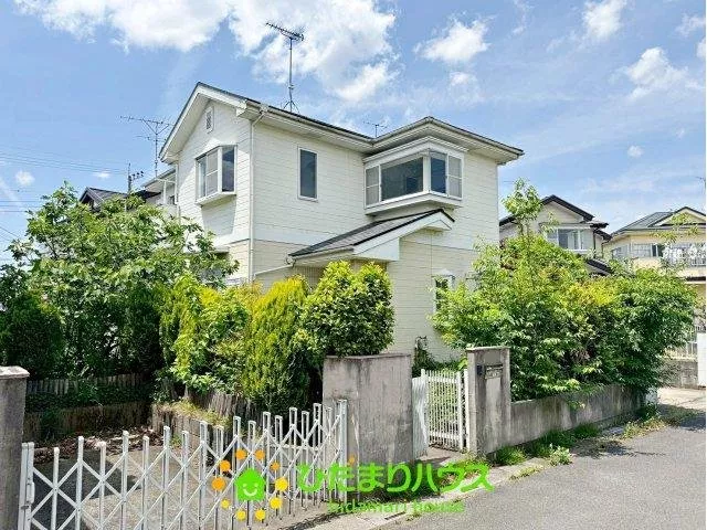 You can spend rich family time in a spacious living room♪ Guided by staff from Kazo.