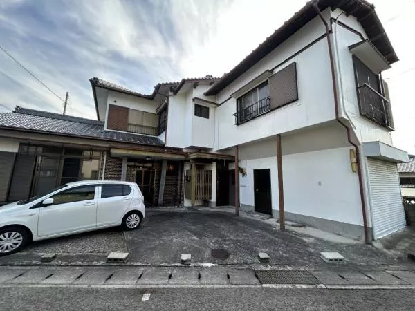 Niihama City, Nakanishi Town (Niihama Station) 2-story 8DK