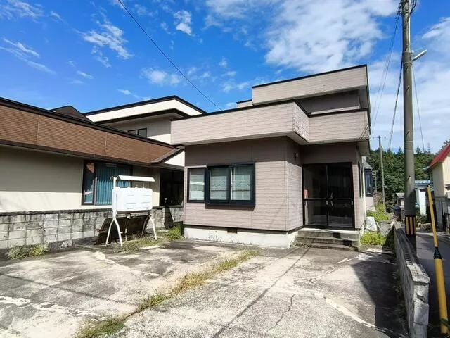 Hirakawa City, Ikari-gasaka (Ikari-gasaka Station), 2-story, 4LDK