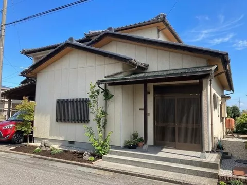 Immediate delivery available, land over 50 tsubo, quiet residential area, Japanese-style room, two-story building, southeast facing, greenery-rich residence