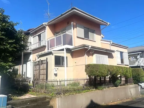 ● Fully renovated inside and out in March 2015 ● Has not been used since then