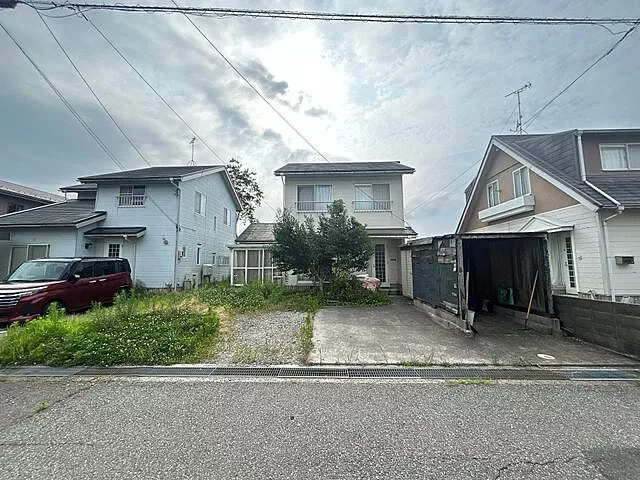 Used single-family home in Kahoku-gun, Tsubata-machi, Katabata, single-family home