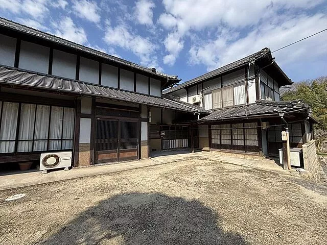 Used single-family home Kusayamada Housing