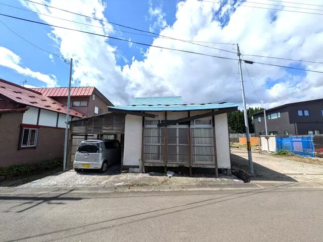 Fujikoto, Fujisato Town, Yamamoto County (Futatsui Station) 2-story 6LDK