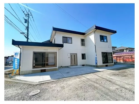 [Open House] Interior and exterior renovations completed / Move-in available within the year / Water area replacement / Parking for 2 cars available /