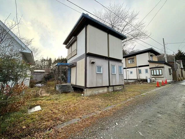 2F 2DK, 2DK in Togattaonsen Aza Shinchi Higashi Urayama, Zaocho, Katta-gun, Tokyo (Higashishiraishi Sta.)

2DK 4 million yen