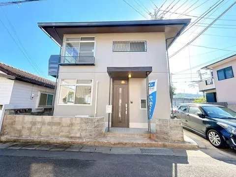 Open house held / Interior and exterior renovation completed / Water facilities replaced / Parking for 2 cars available / Southeast corner lot / Nishi Karatsu - Image 1