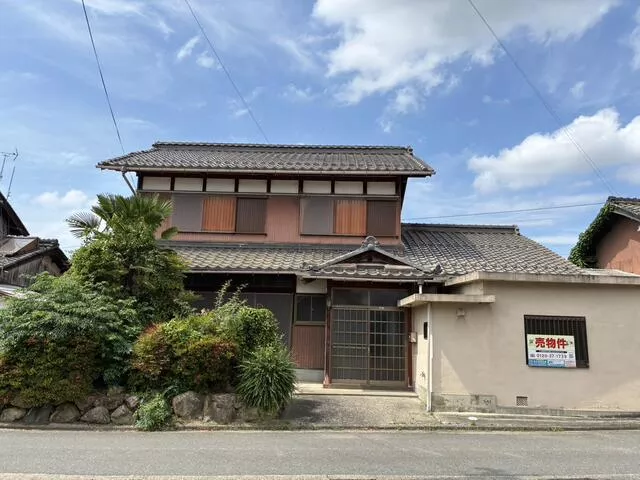 Higashiomi City, Noguchi-cho (Ichibe Station) 2-story building 9DK