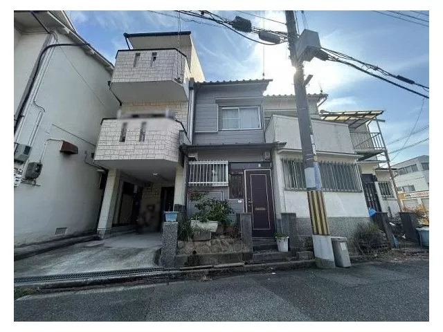 A used terrace house from Century 21 House Meister Settsu, 9 minutes on foot from the station!