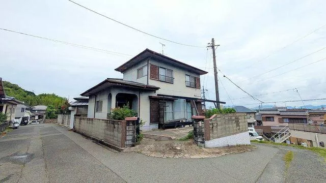 19 minutes on foot from "Taga Taisha Mae" station on the Omi Railway Taga Line