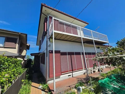 140 tsubo south-facing balcony garden over 10 tsubo owner cleans weekly with a pond