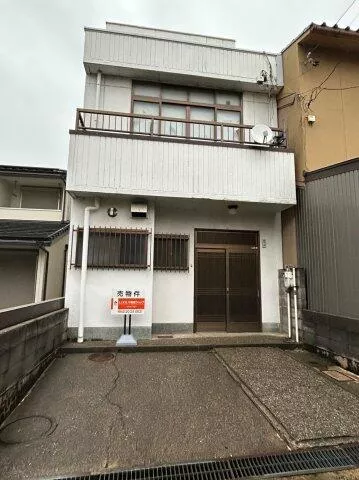 Kanazawa City, Moriyama 2-chome (Higashi-Kanazawa Station) 3-story building 4SDK