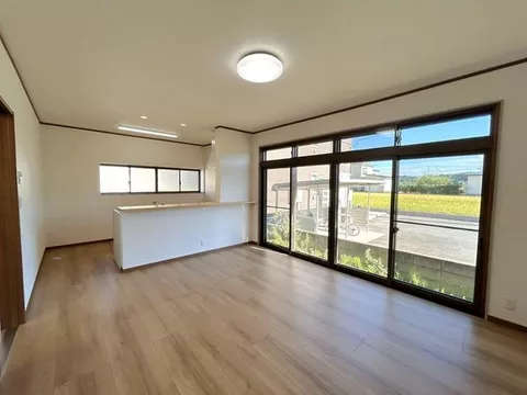 [Open House Held] Interior renovation completed / New earthquake resistance compliance / Water facilities replaced / Parking for 3 cars available / Noshiro