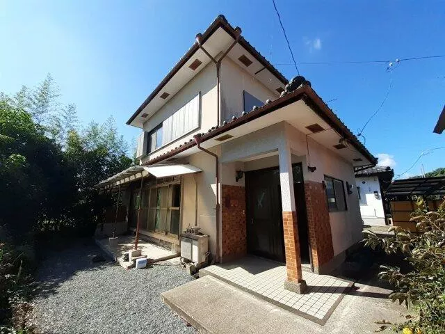 2F 5K, Kosobe, Shiranui Town, Ugi City (Matsuhashi Sta.)

2.5 million yen
