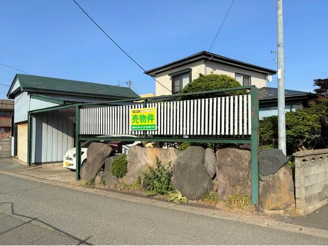 4LDK, 56 tsubo, with separate garage and storage, located 8 minutes on foot from Tenno Station