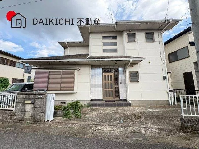 16 minutes walk to JR Takasaki Line "Kitamoto" station! All rooms with storage including a storage room!