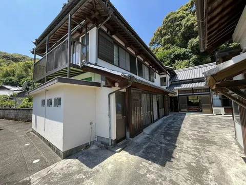 Kochi City, Haruno-cho Higashimoroki, 2-story building, 11DK